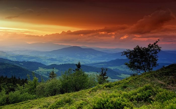 Photo of a beautiful sunset over mountains